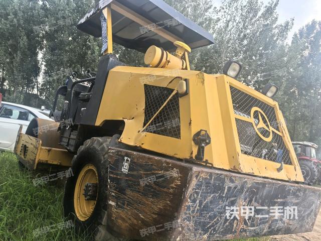 左后45°（压路机整机外观）