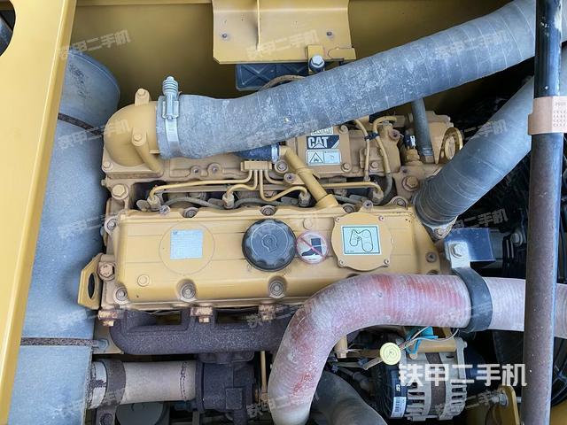 發(fā)動(dòng)機(jī)室（上車部件）