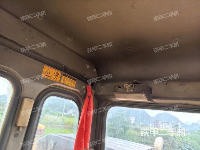 右侧玻璃角标（驾驶室部分）