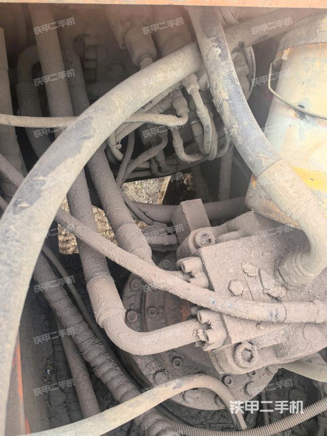 回轉(zhuǎn)馬達和主控閥（整機外觀）