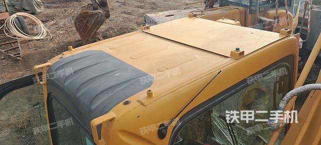 驾驶室顶部（整机外观）