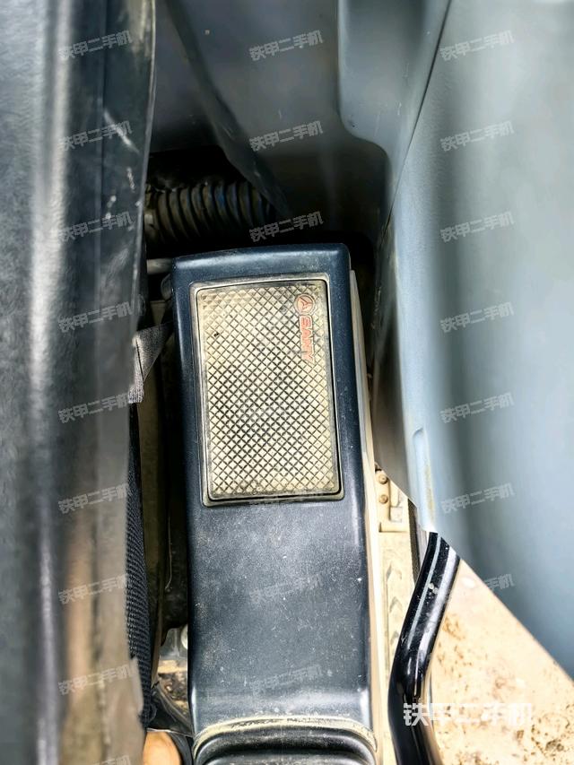 座椅左側(cè)控制臺(tái)/音響/含左手柄（駕駛室部分）