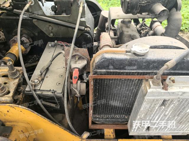 柴油泵全景（压路机发动机舱）