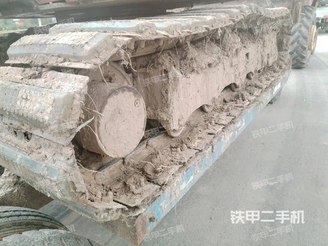 單側(cè)履帶整體（整機(jī)外觀）