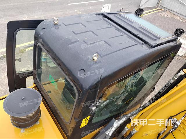 驾驶室顶部（整机外观）