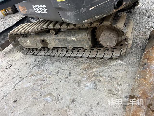 单侧履带整体（整机外观）