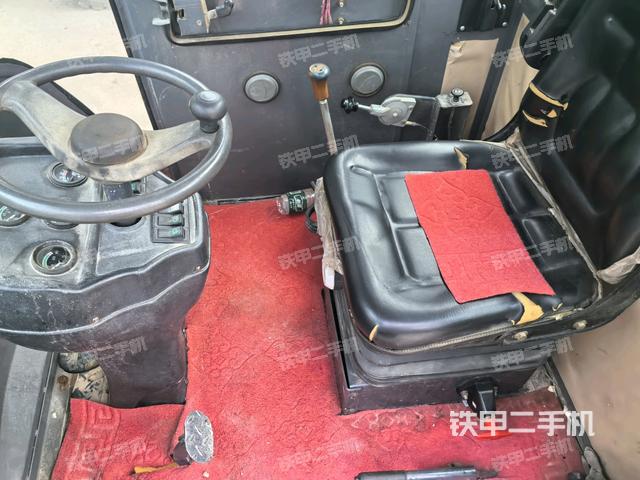 后玻璃角标（压路机驾驶室）