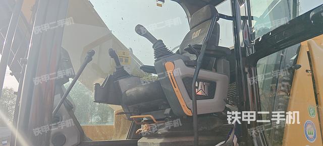 驾驶室整体（整机外观）