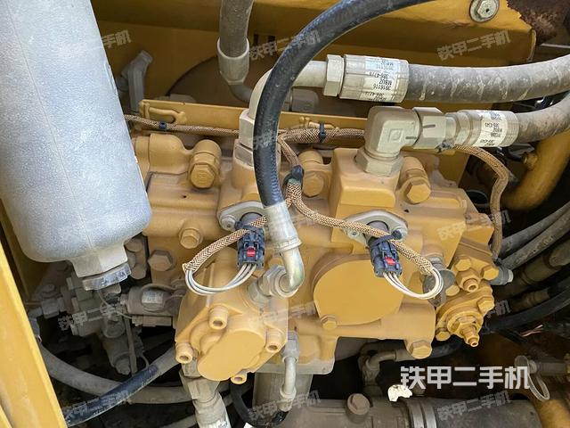 液壓泵斜45?右（大件艙室）