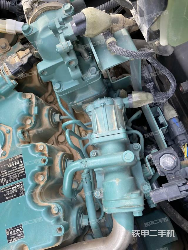 氣門室蓋螺絲特寫（上車部件）