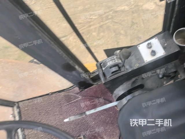 仪表盘全景（压路机驾驶室）