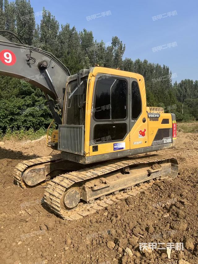 駕駛室頂部（整機外觀）