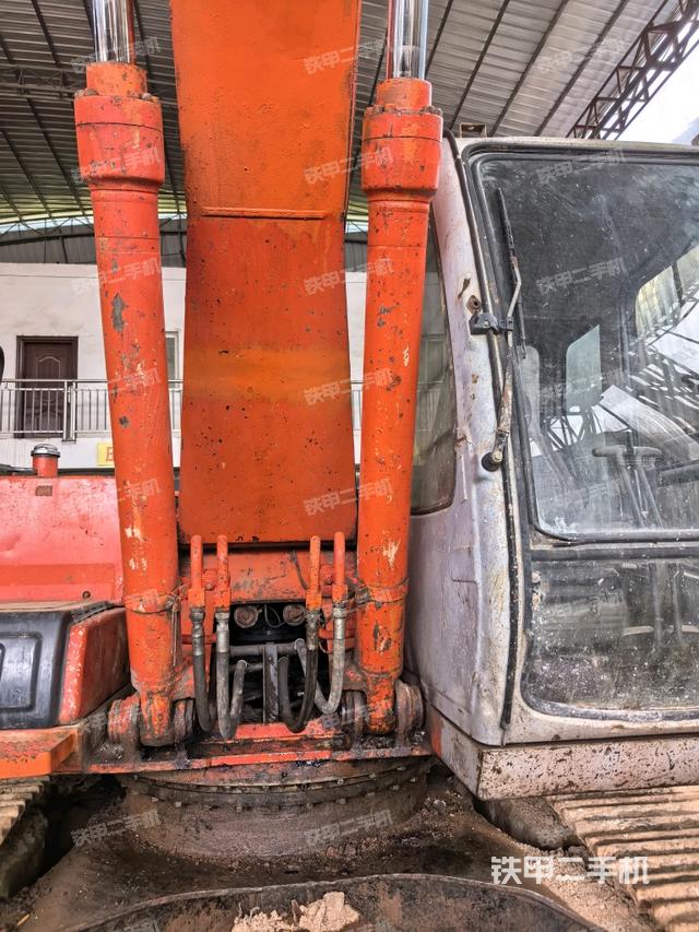 大臂油缸整體?豎拍（工作和回轉(zhuǎn)裝置）