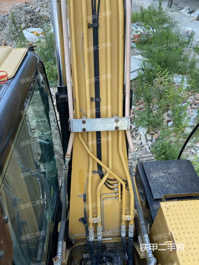 大臂背部俯視（工作和回轉(zhuǎn)裝置）