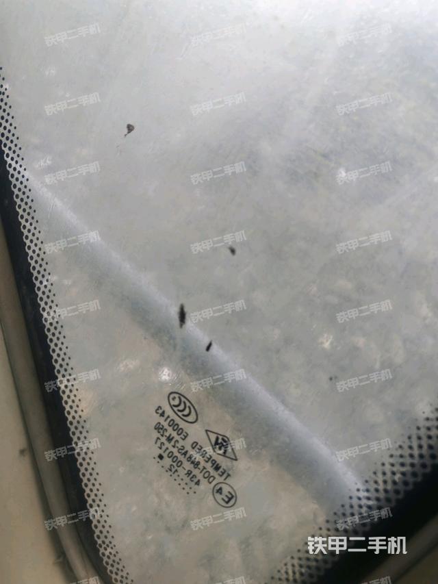 后窗玻璃角标（驾驶室部分）