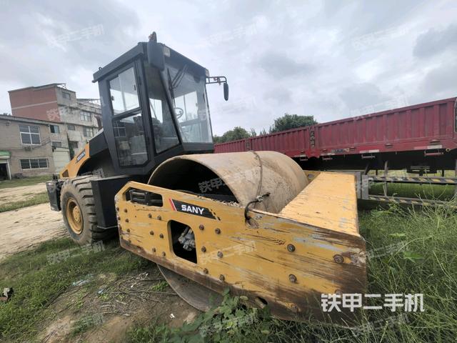 右前45°（壓路機整機外觀）