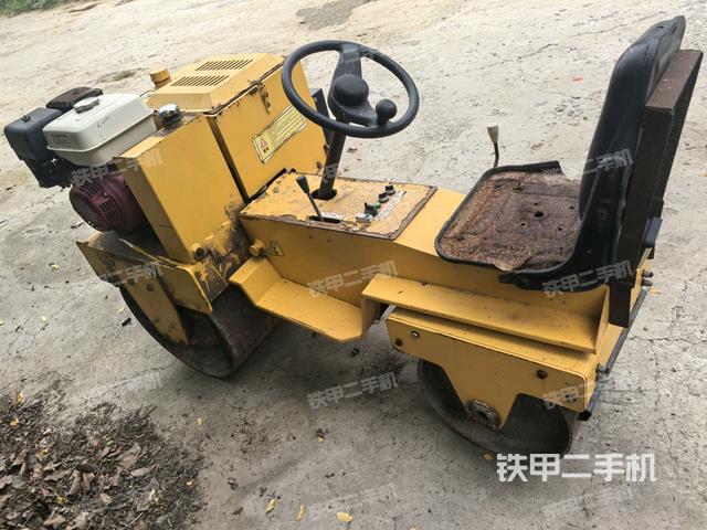 右后45°（压路机整机外观）