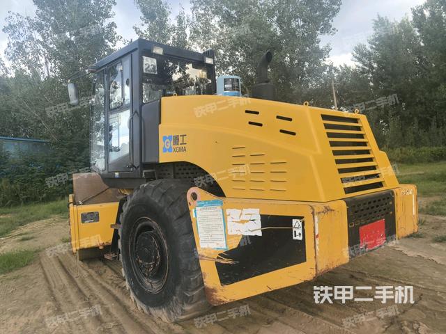 左后45°（压路机整机外观）