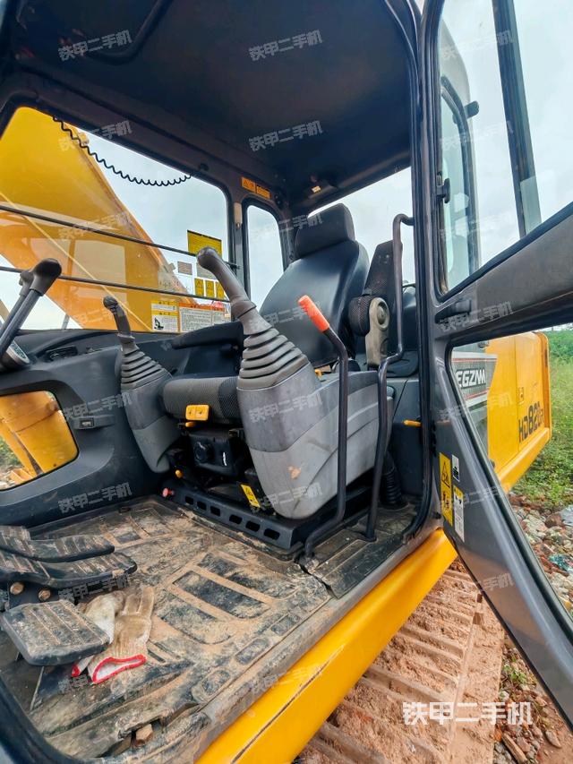 驾驶室整体（整机外观）