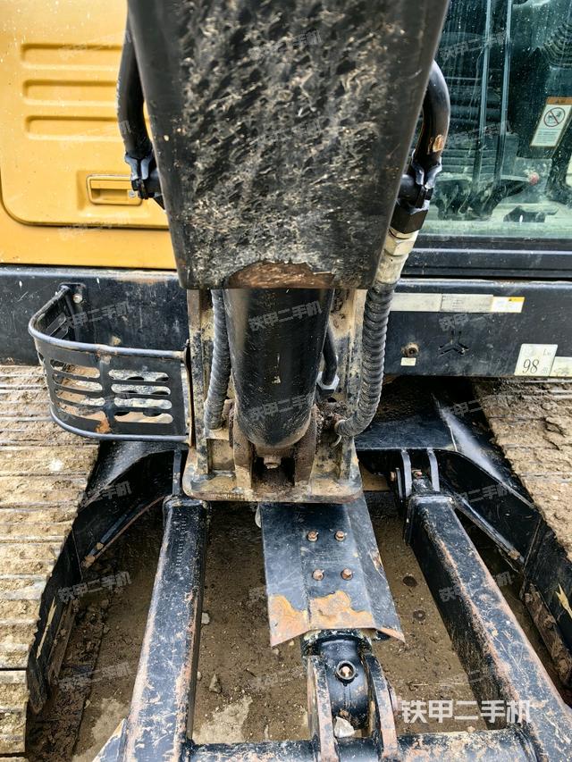 大臂根部?斜（工作和回轉(zhuǎn)裝置）