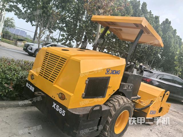 右后45°（压路机整机外观）