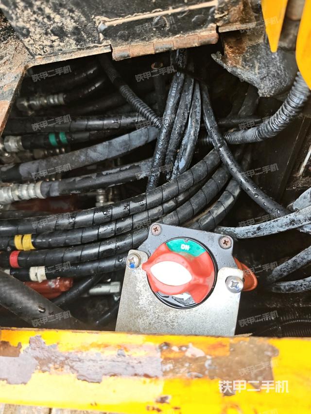 回轉(zhuǎn)馬達（上車部件）