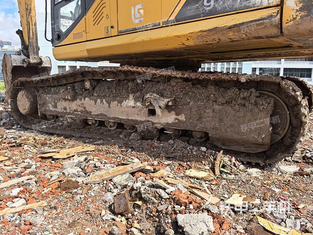 單側(cè)履帶整體（整機(jī)外觀）