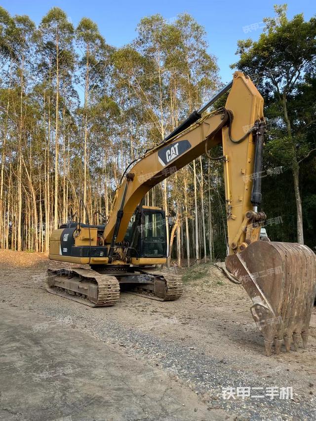 卡特彼勒320D2液压挖掘机