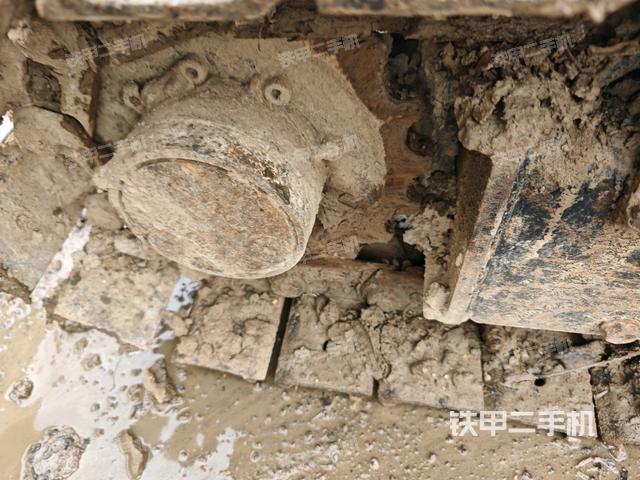 右側(cè)履帶整體?（行走機構(gòu)）