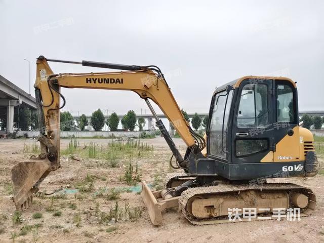 现代R 60VS挖掘机