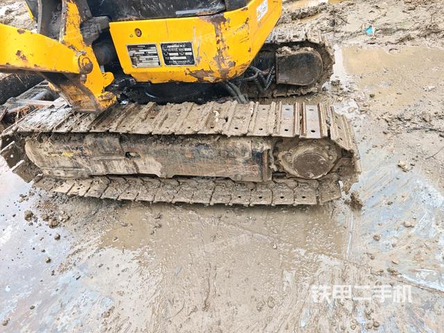 左驅(qū)動輪（行走機構(gòu)）