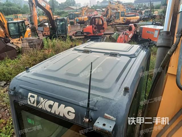 駕駛室頂部（整機外觀）