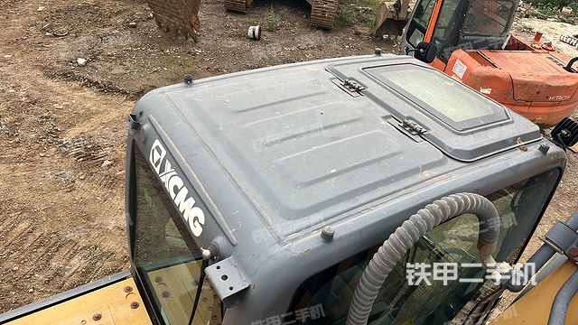 驾驶室顶部（整机外观）