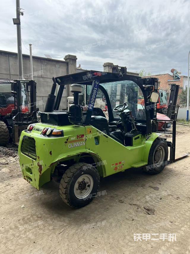 整機(jī)右后45°（設(shè)備外觀及核心部件）