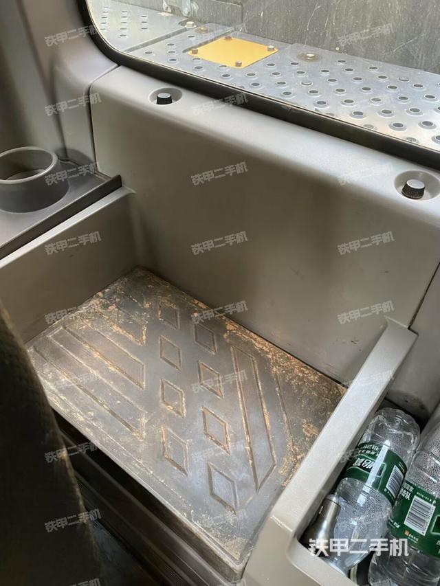 座椅后部（駕駛室部分）