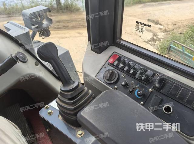 驾驶室操作台（整机外观及大件）