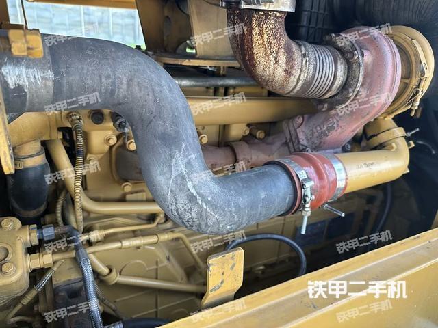 发动机右侧（整机外观及大件）