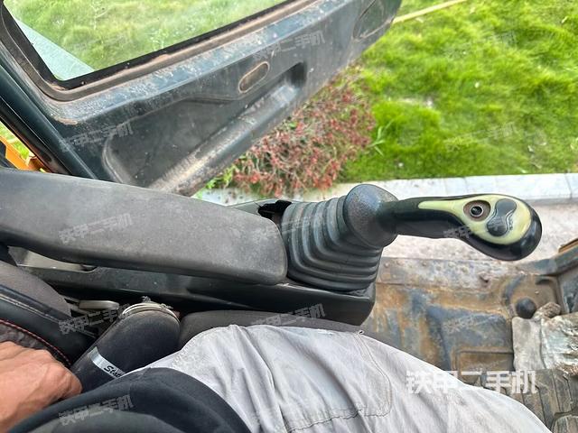 座椅左侧控制台/音响/含左手柄（驾驶室部分）