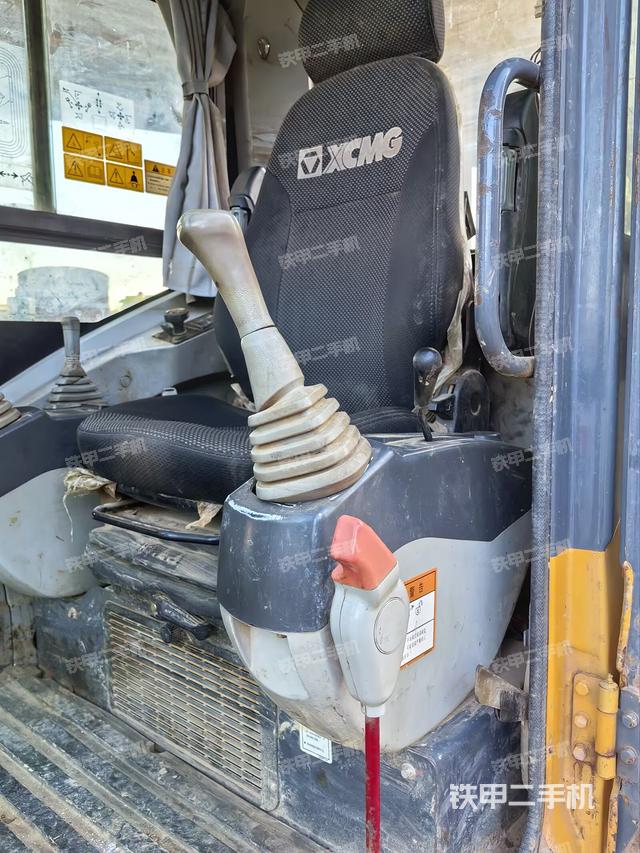 驾驶室整体（整机外观）