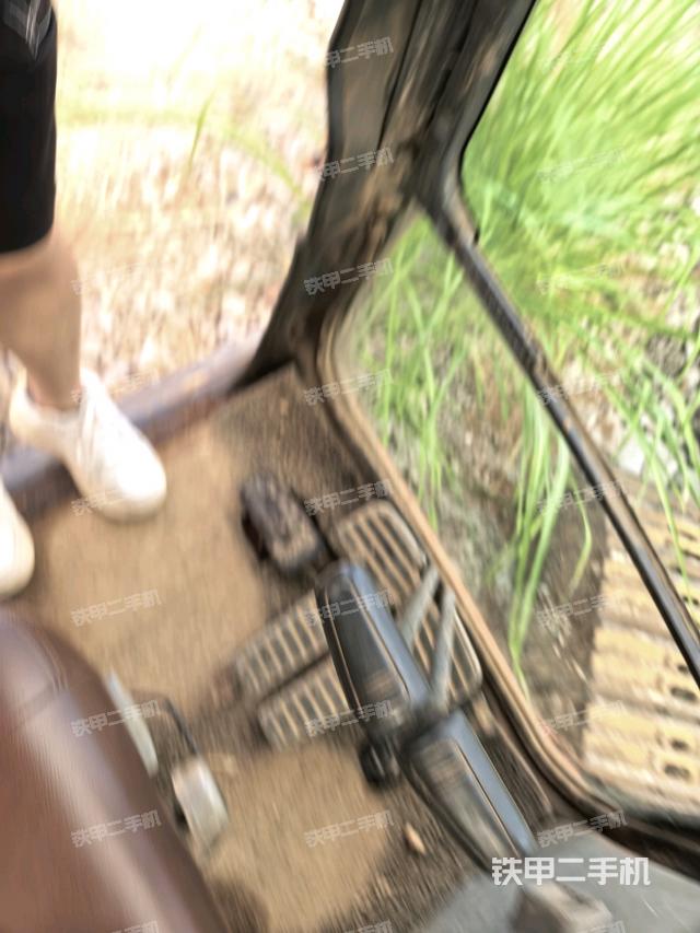 座椅右側(cè)控制臺/鑰匙門/油門/含右手柄（駕駛室部分）