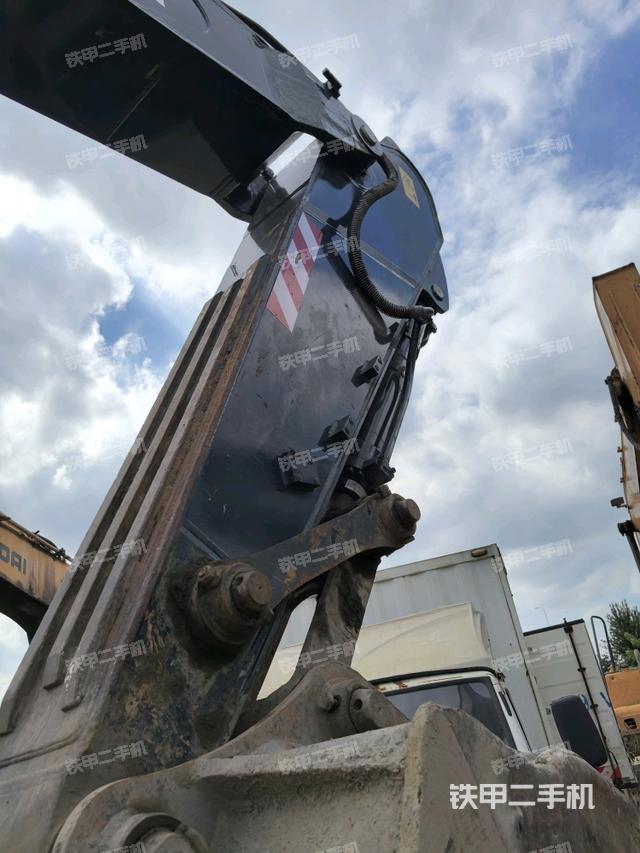 小臂整体左后（工作和回转装置）