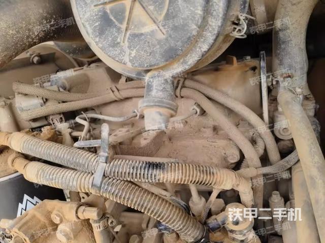 回转马达和主控阀（整机外观）