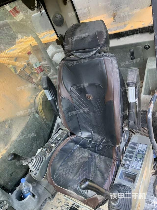 駕駛室整體（整機(jī)外觀）