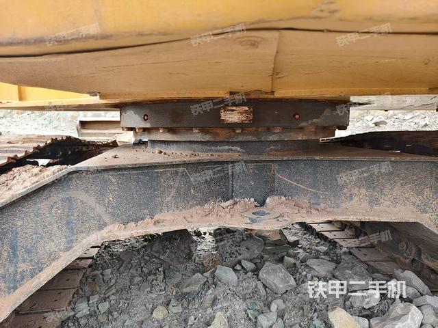 回转马达和主控阀（整机外观）