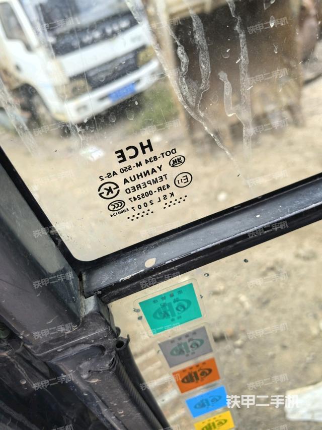 后窗玻璃角标（驾驶室部分）