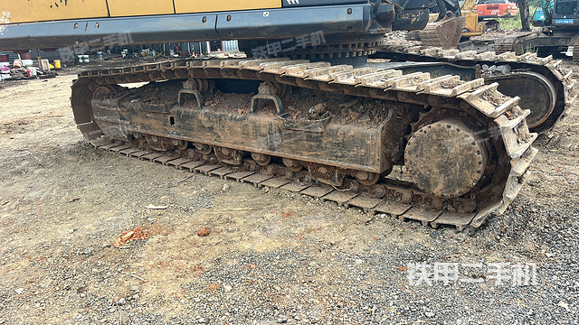 单侧履带整体（整机外观）