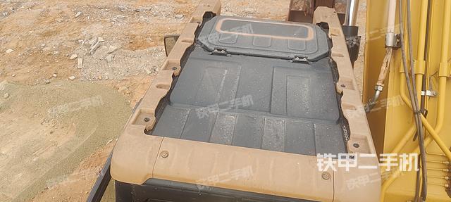 驾驶室顶部（整机外观）