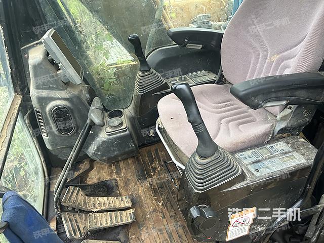 驾驶室整体（整机外观）