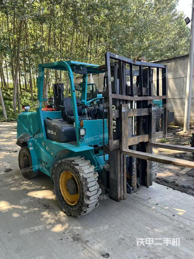 整机右侧（设备外观及核心部件）