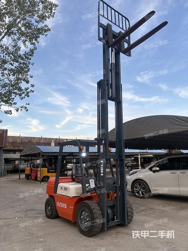 整機右后45°（設備外觀及核心部件）